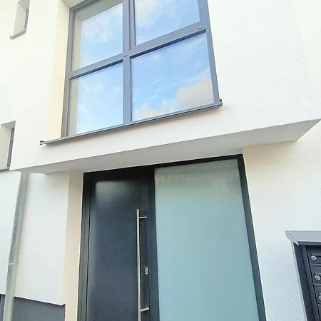 Studio Apartments 28 *